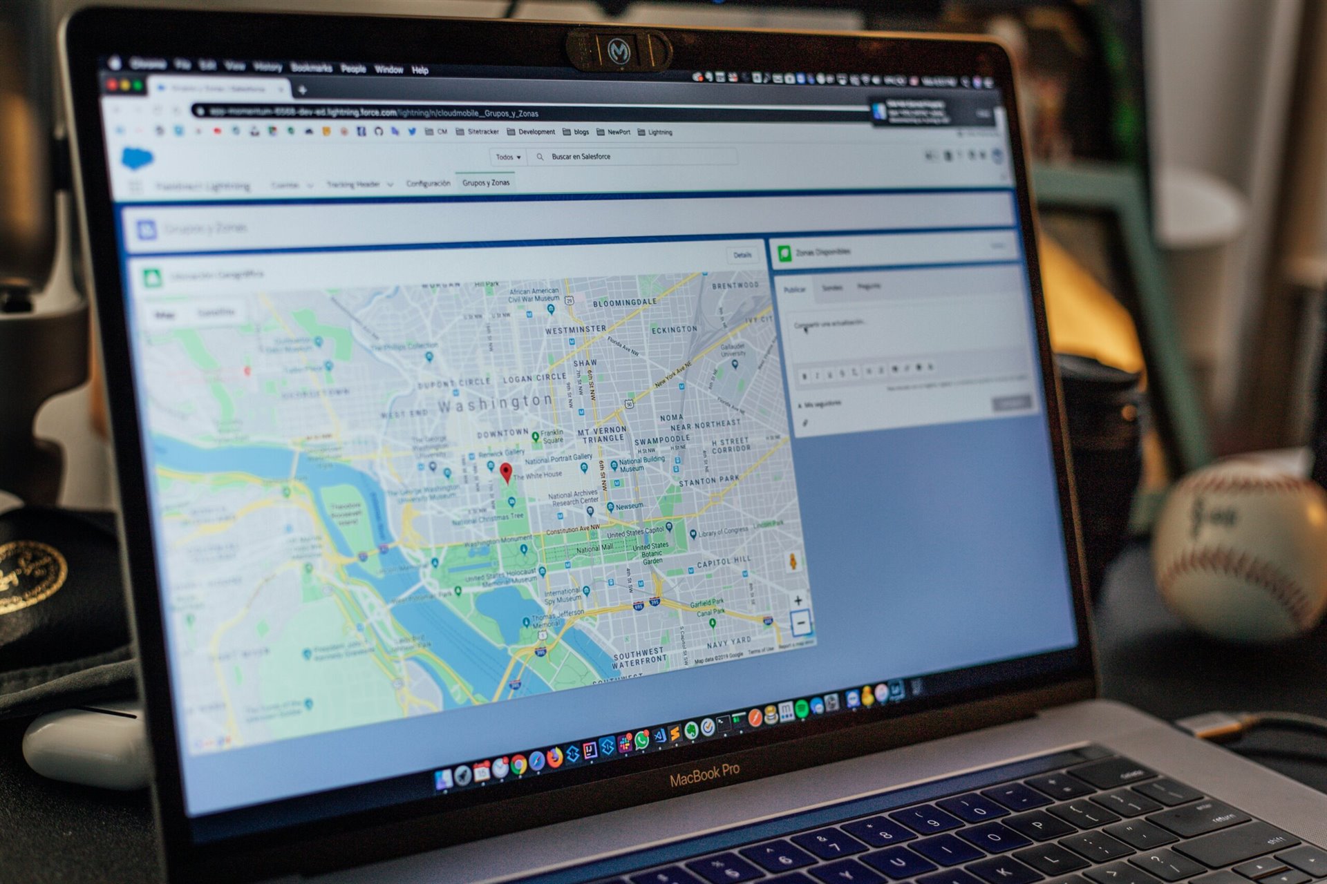 Pokud vám v Mapách Google zmizela časová osa, nejste sami. Google udělal chybu, ale nabízí řešení