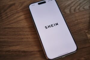 Jak vypadá práce pro Shein: 30 dní v měsíci, 12 hodin denně a nízká mzda