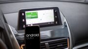 Android Auto 14.2 míří do vašich vozů. Přináší nové funkce i zajímavou podporu