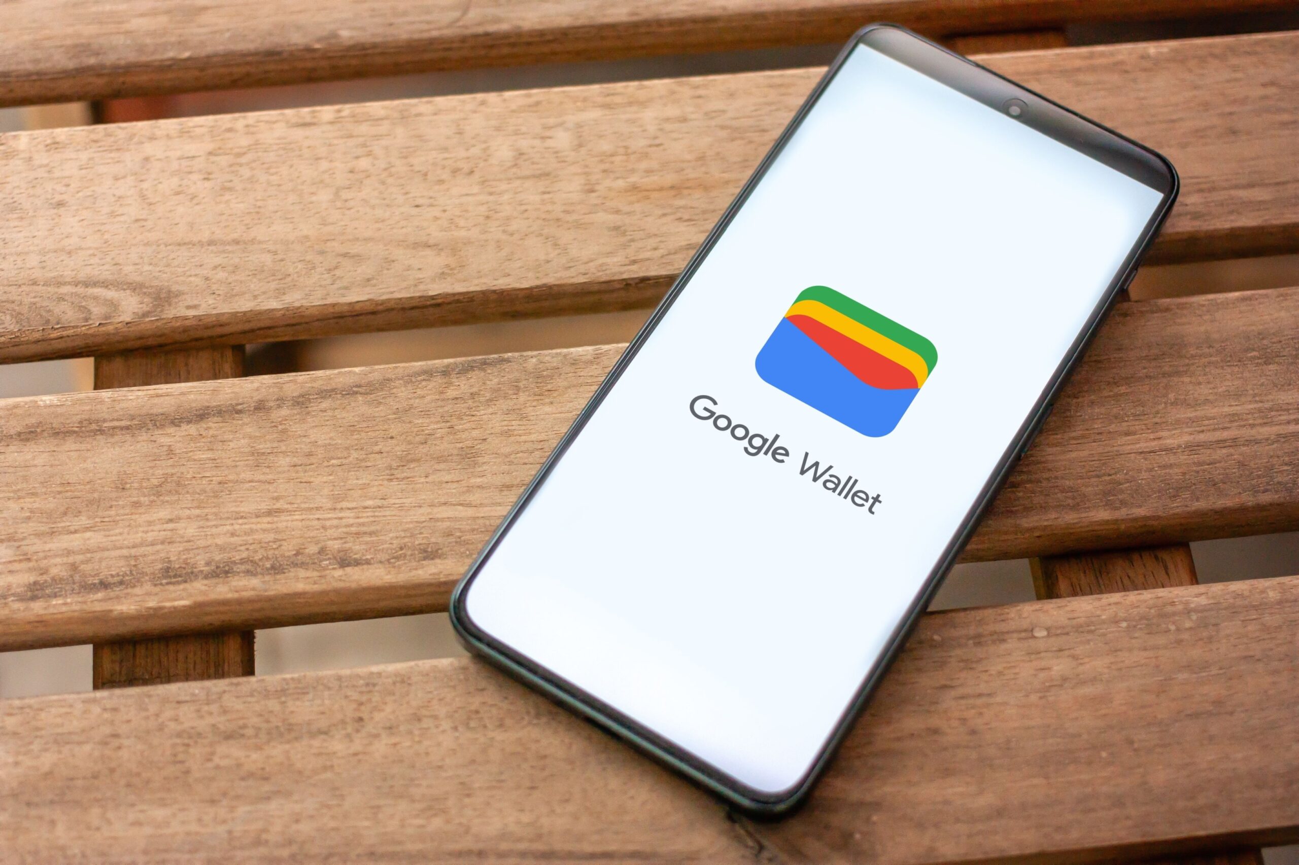 Díky tomuto triku s Peněženkou Google už při placení nikdy nezvolíte špatnou kartu