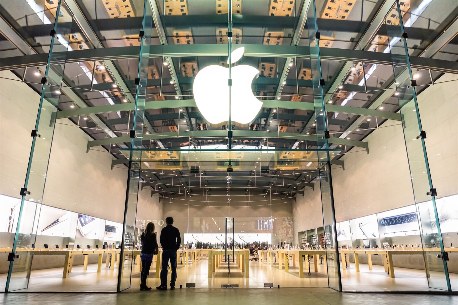 Apple odhaduje, jak moc ho Trumpova cla ovlivní. Známe přesná čísla