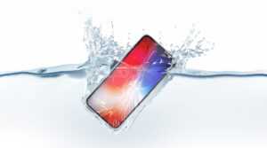 Virální video s opravou obrazovky iPhonu zapalovačem je nebezpečný hoax