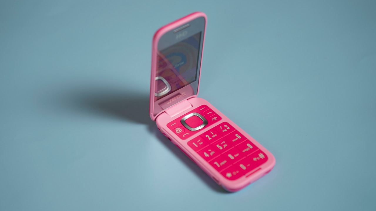 Tento nový telefon od HMD je dědictvím kultovní značky Nokia
