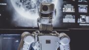 Robocop se stává realitou: Dnešní ulice už hlídají roboti