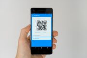Zločinci mají nový trik: Používají podvodné QR kódy