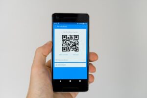 Zločinci mají nový trik: Používají podvodné QR kódy