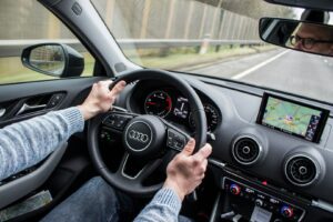 Android Auto mění rozhraní a konečně zachraňuje Clear Mode