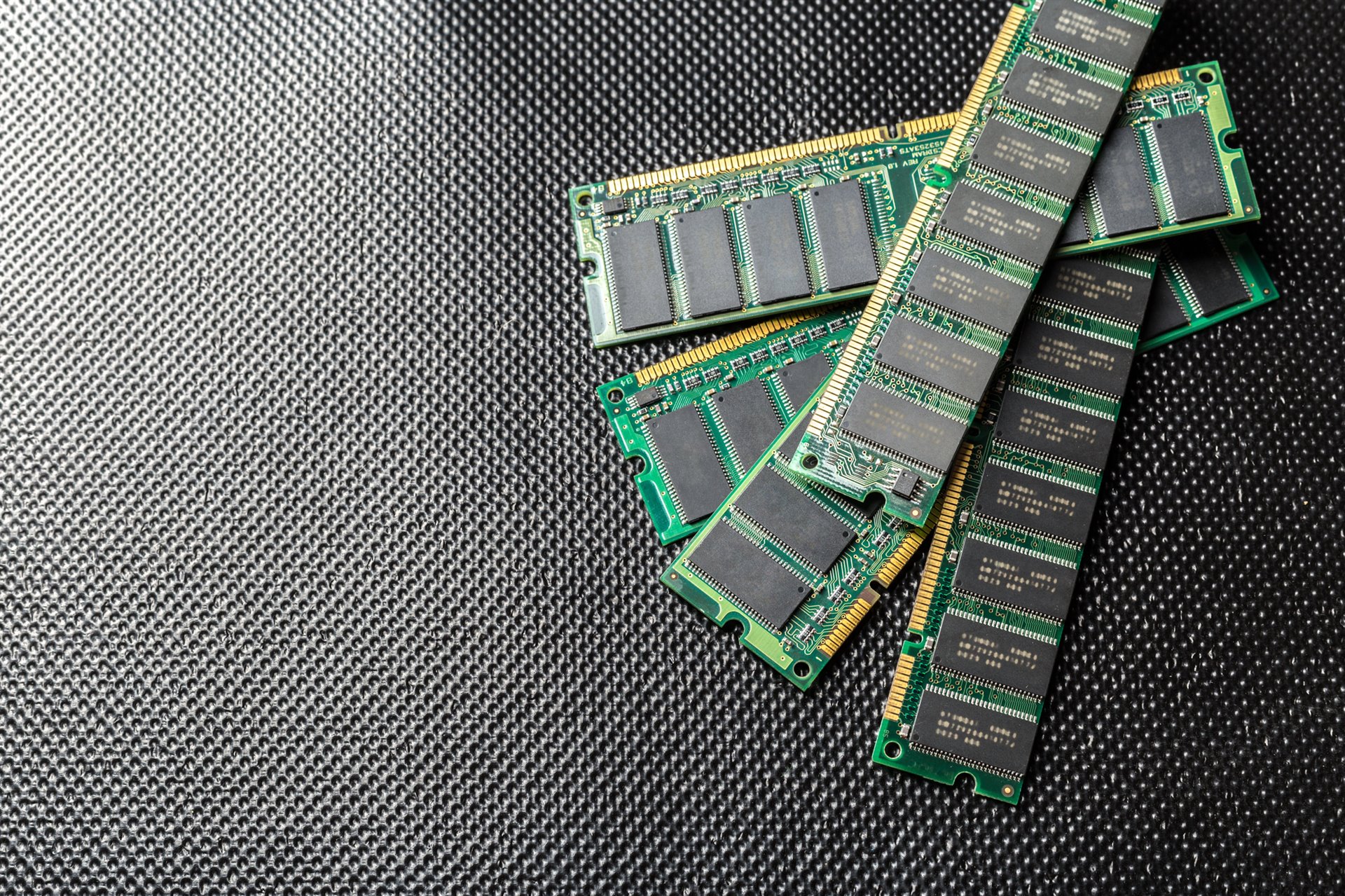 Čína následuje Jižní Koreu a USA a loučí se s čipy DDR4