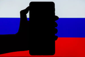 Smartphone podle Putina: Rusko bylo kvůli omezení dovozu donuceno vyvinout vlastní chytrý telefon