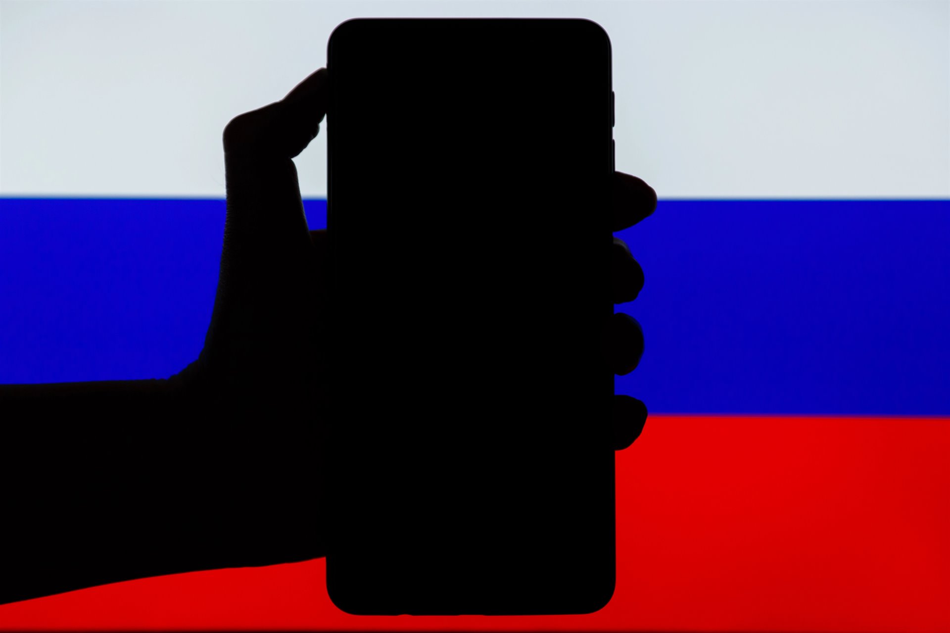 Smartphone podle Putina: Rusko bylo kvůli omezení dovozu donuceno vyvinout vlastní chytrý telefon
