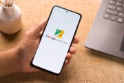 4 000 lidí řídí jedno auto: Internetový výlet, jaký svět neviděl