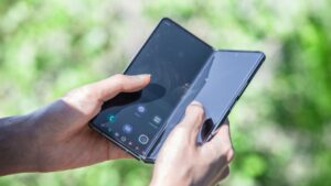 Samsung Galaxy G Fold: První trojitý skládací telefon vstupuje na scénu za luxusní cenu
