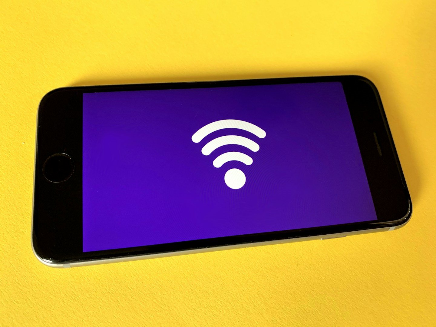 Jak připojit mobilní telefon k Wi-Fi bez hesla