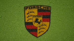 Tajný projekt společnosti Porsche: Revoluční motor má konkurovat Tesle a elektromobilům