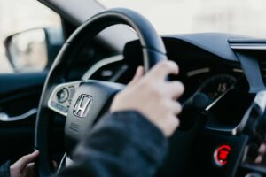 Japonsko po 47 letech představilo hyperautomobil kombinující dvě paliva