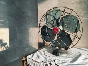 Před sto lety existovaly ventilátory bez elektřiny a drátů. Podívejte se, jak fungovaly