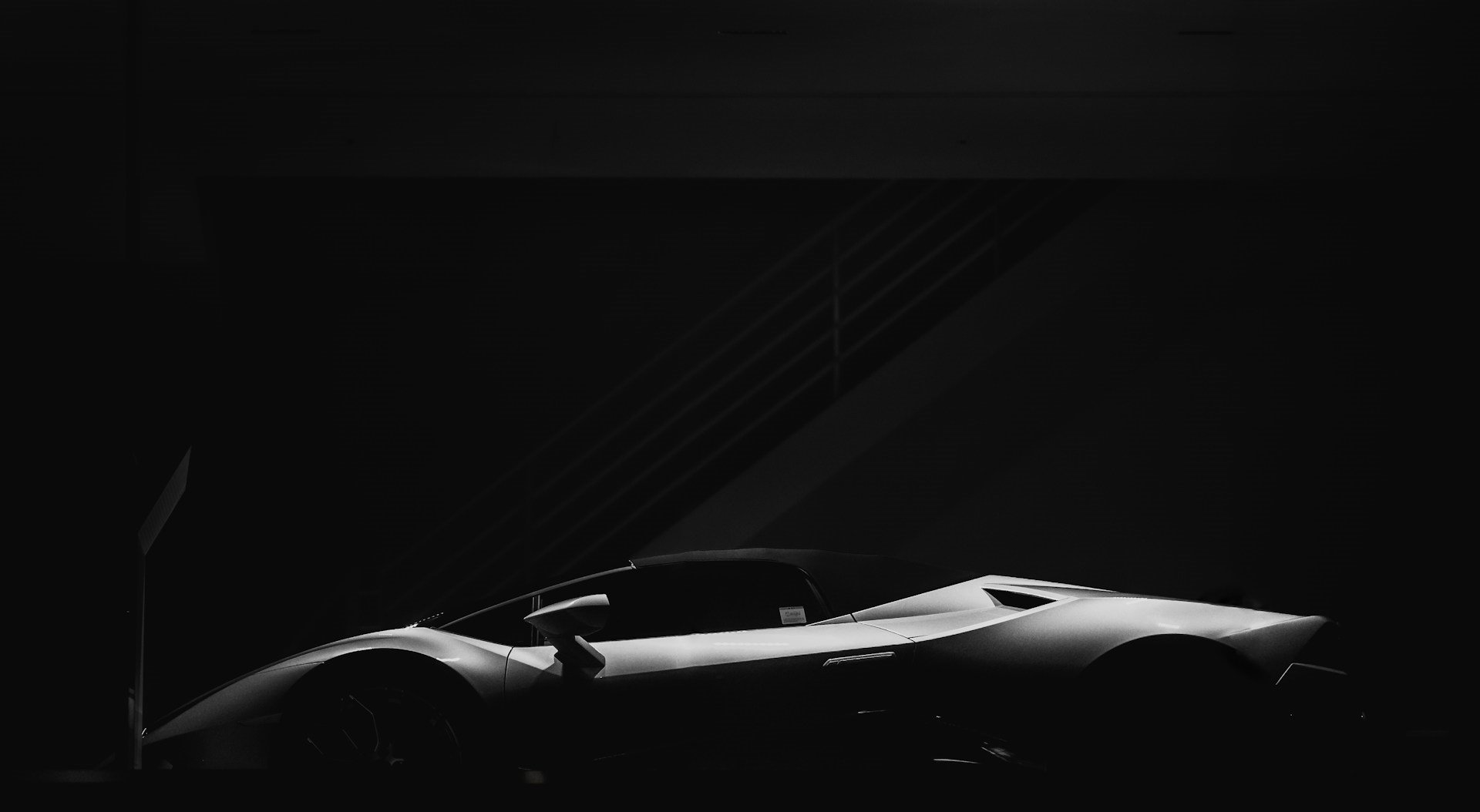 Čínské Lamborghini míří do světa: Není to ani BYD, ani Xiaomi, ale tato futuristická značka