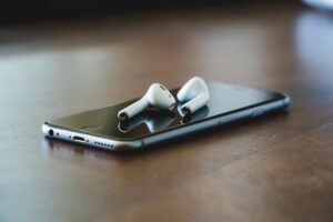 O co všechno přicházíte, když posloucháte hudbu z reproduktorů iPhonu