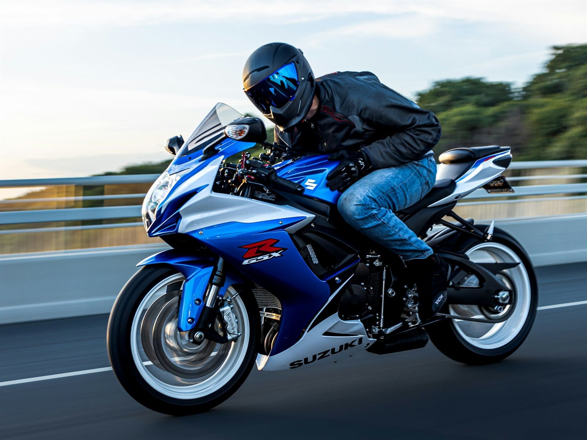 Toto je nejvzácnější motocyklové palivo: Jezdí na něj jen dva modely na světě