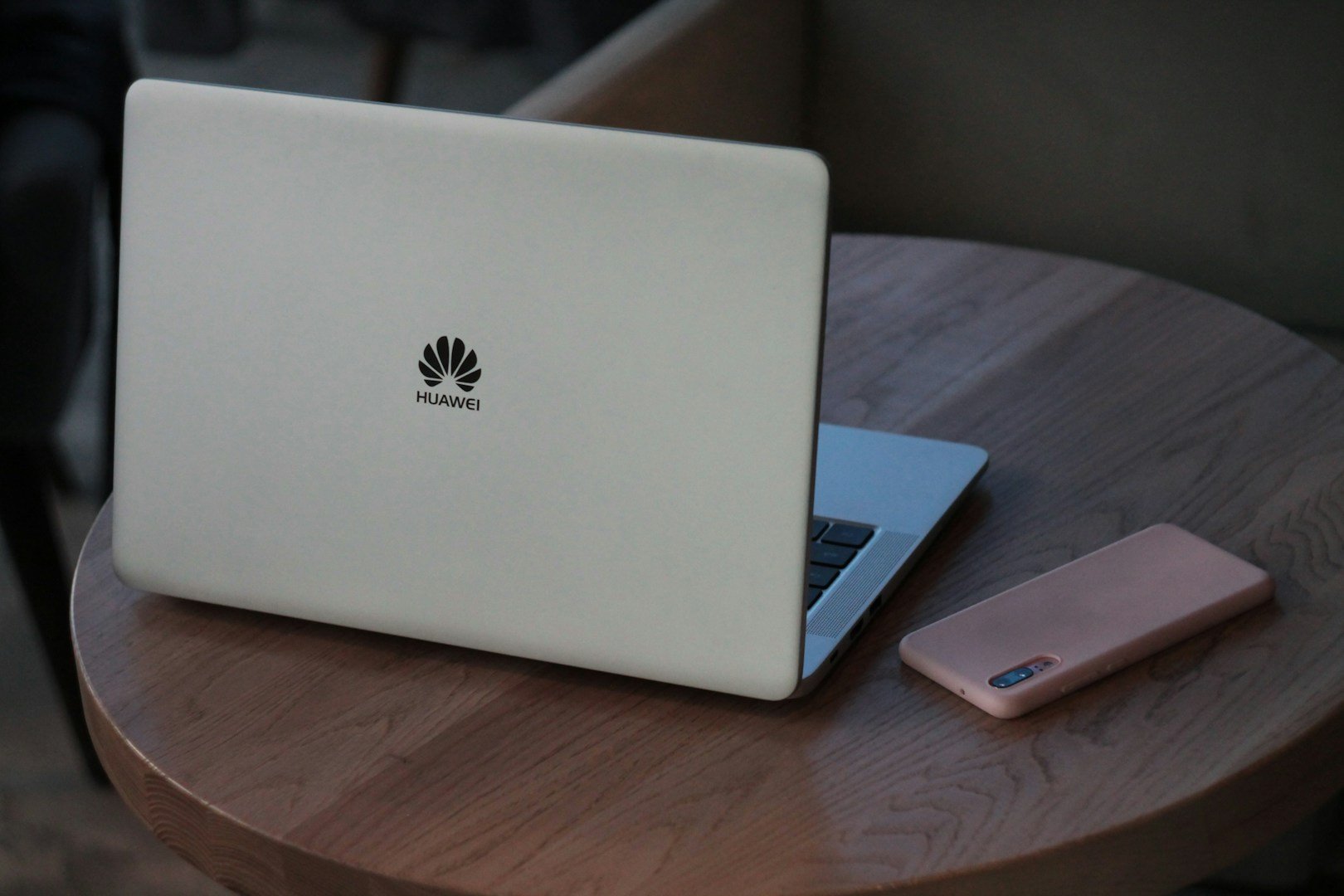 Huawei chystá útok na Windows: HarmonyOS pro PC a superčip Kirin X90 už klepou na dveře