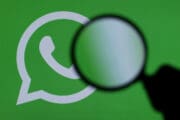 WhatsApp přidal přepínač pro rizikové uživatele. Apple a Google ho mají už roky