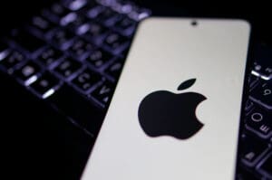 Velké loučení s klasikami: iPhone SE, Plus modely i AirPods Pro 2 končí