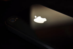 Apple na WWDC potvrdil příchod skládacího iPhonu