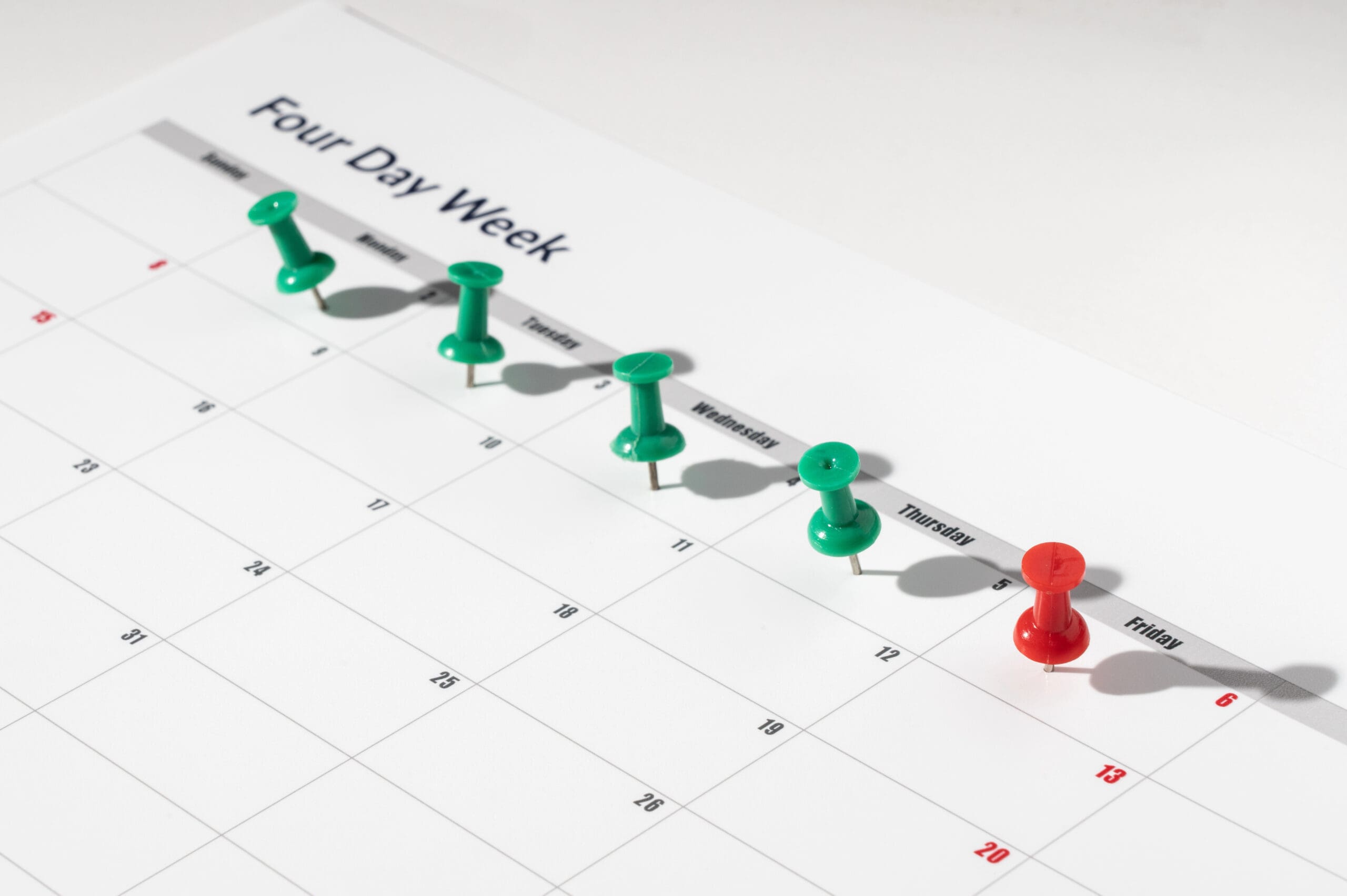 Češi chtějí méně práce za stejné peníze. Vědecká studie jim ukazuje realitu