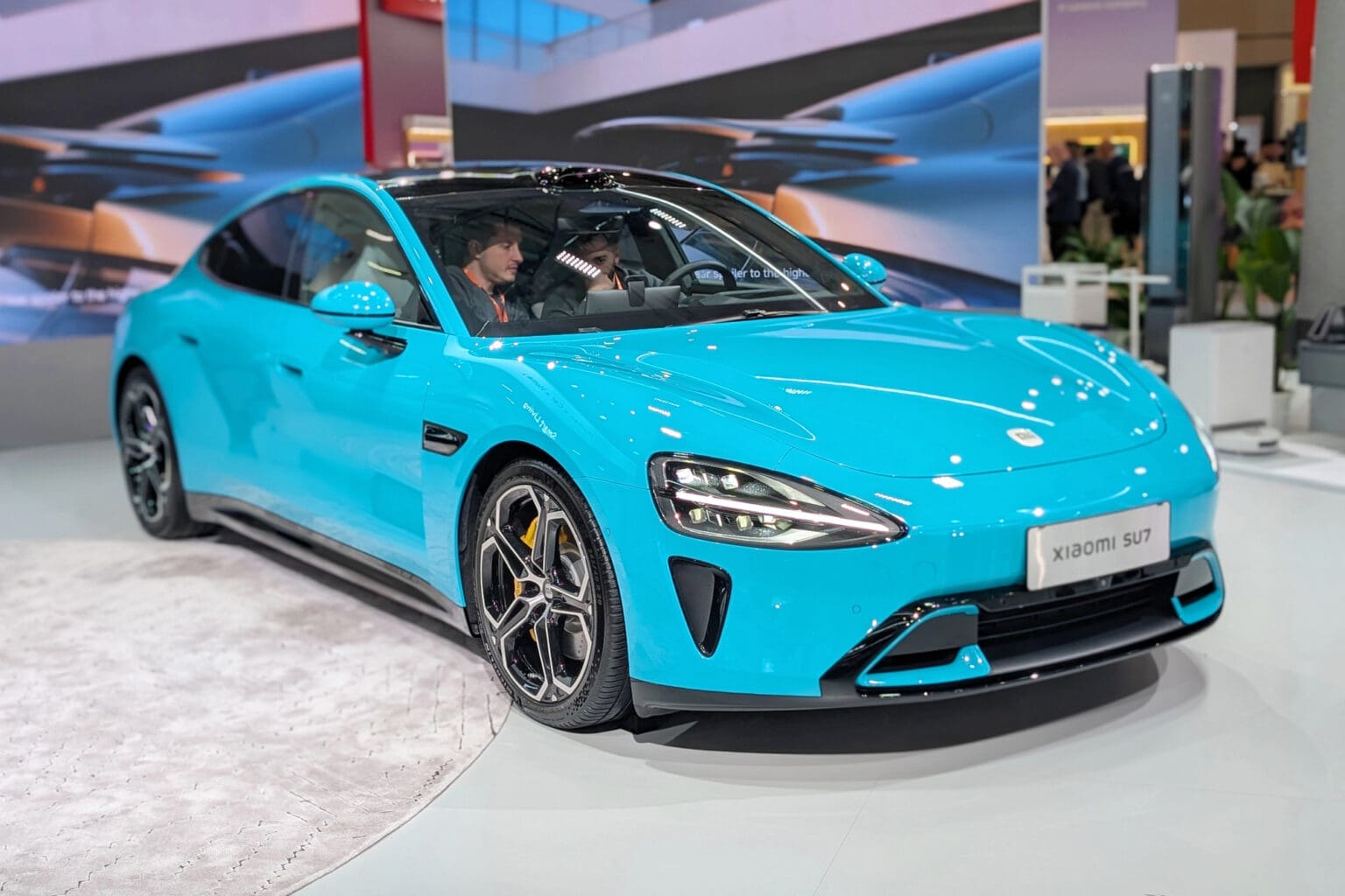 Xiaomi SU7 Ultra vs. Tesla Model S Plaid: Kdo se stane králem elektromobilů?