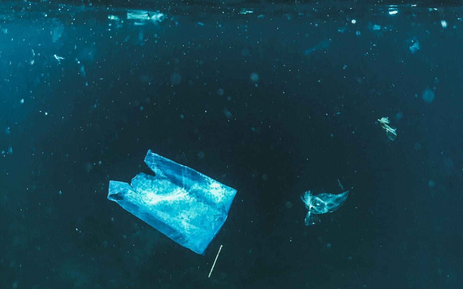 Moře jako sklad jaderného odpadu: Minulost nás začíná dohánět