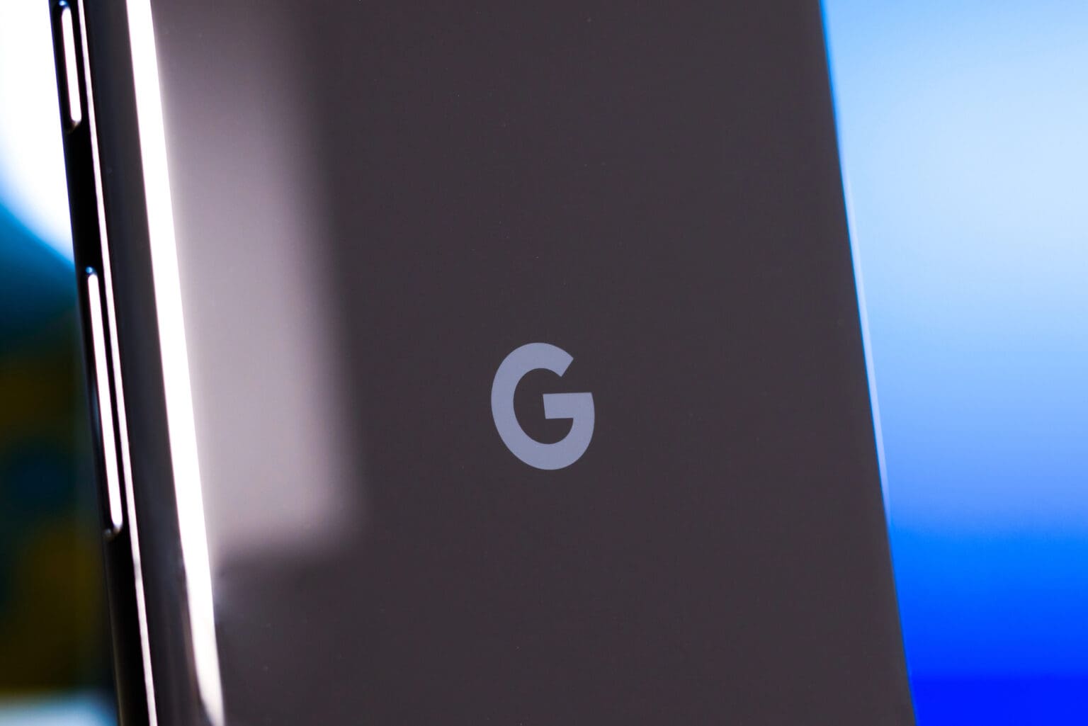 Dodavatelské problémy brzdí skládací Pixel i novou generaci hodinek