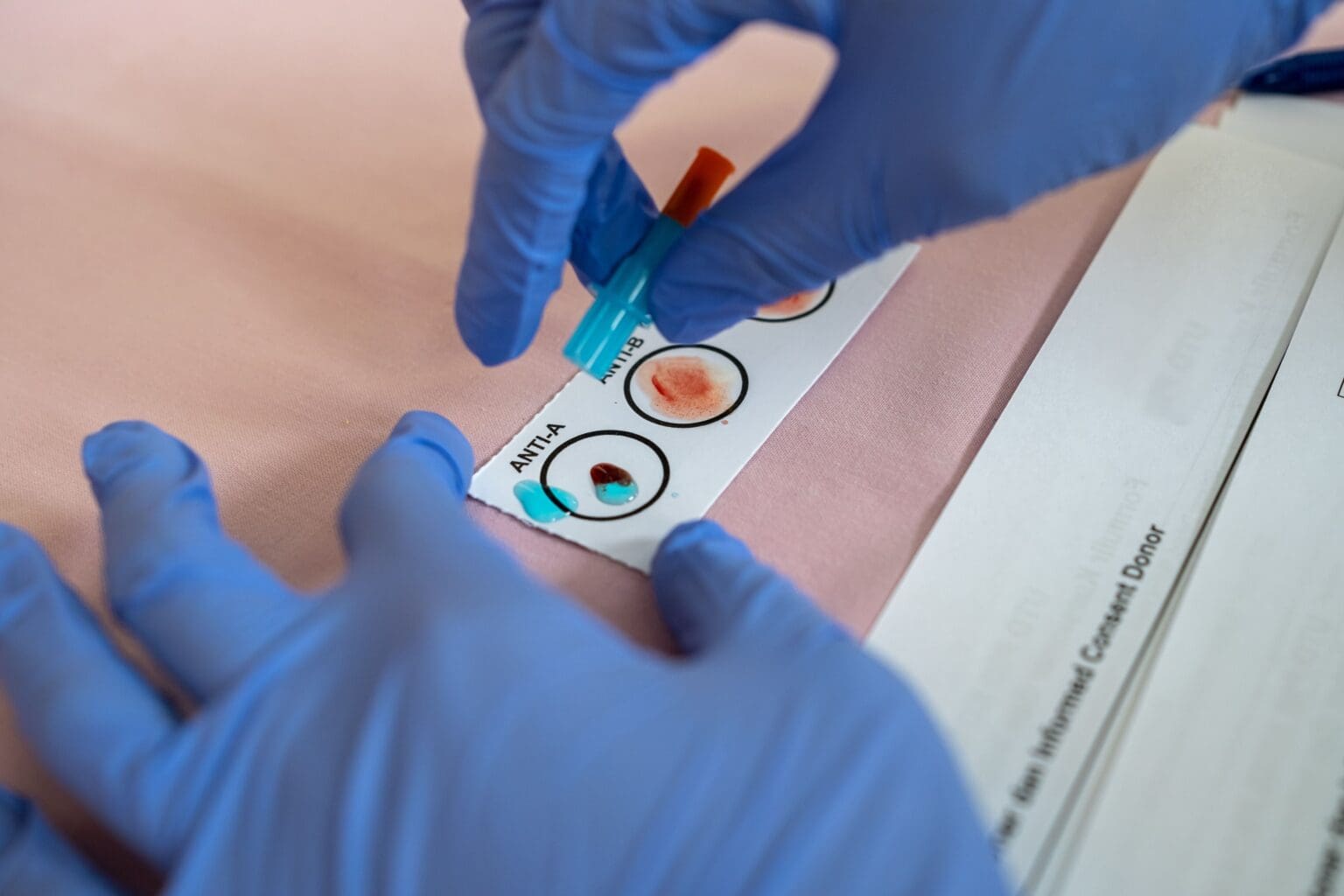 Někteří lidé mohou mít unikátní typ krevní skupiny. Patříte mezi vyvolené?