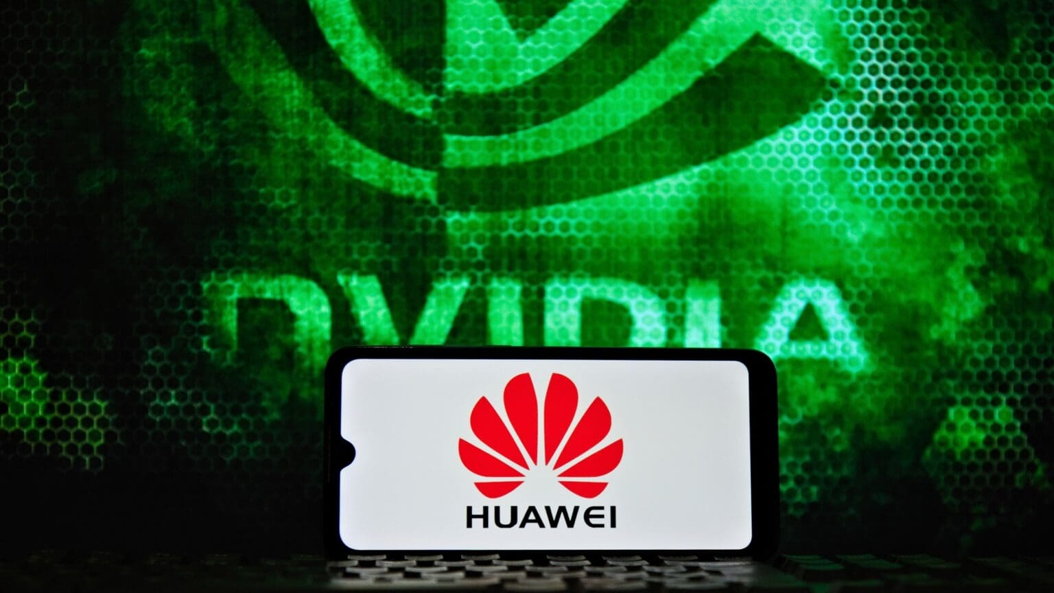 Čína má možná díky souboji Huawei a Nvidie tajnou zbraň, která jí umožní předstihnout USA v oblasti umělé inteligence
