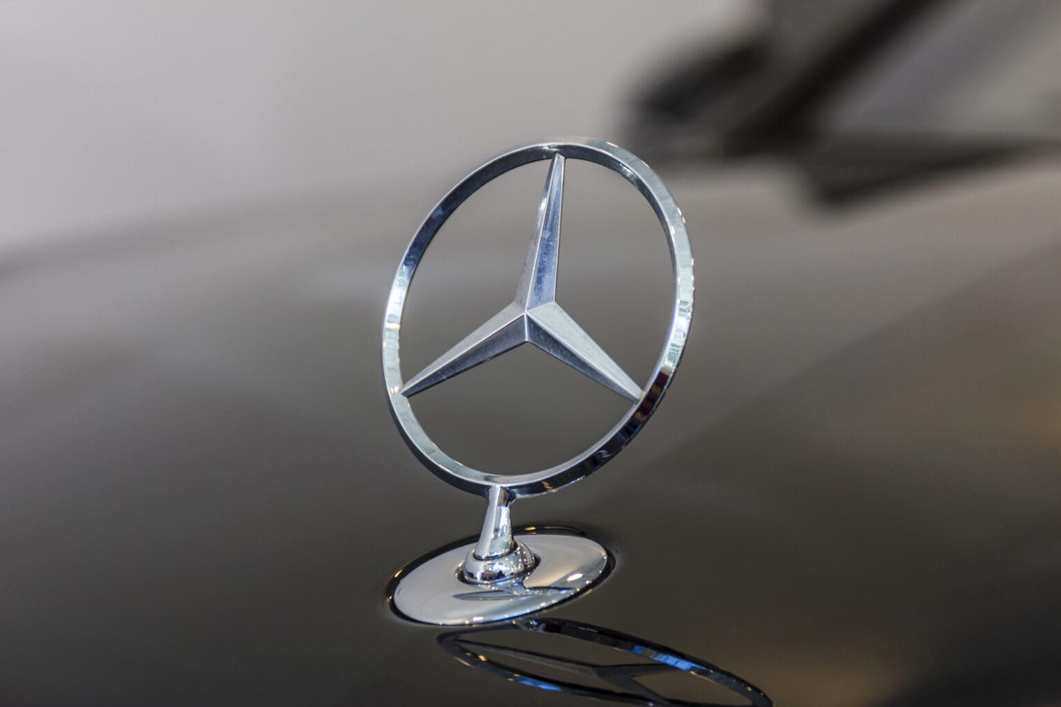 Říkali vám, že obrazovky jsou budoucnost? Mercedes si to už nemyslí