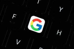 Google předehnal Apple: Klíčem jsou AI a strategická spojenectví