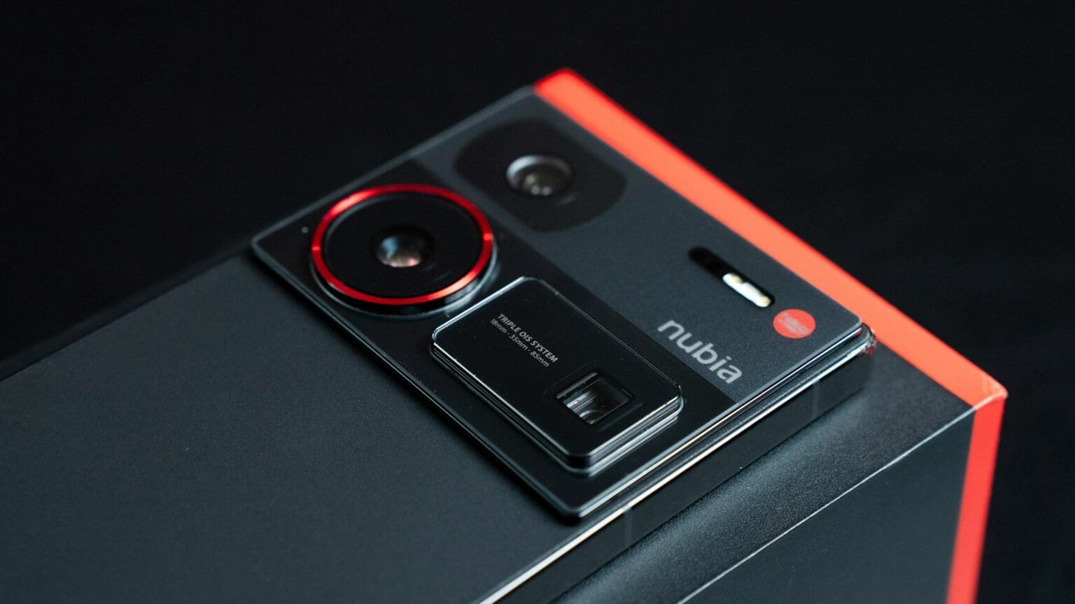 Vlajková loď Nubia Z80 Ultra míří do Evropy. Prináší masivní baterii, 8K video a AI foto režimy