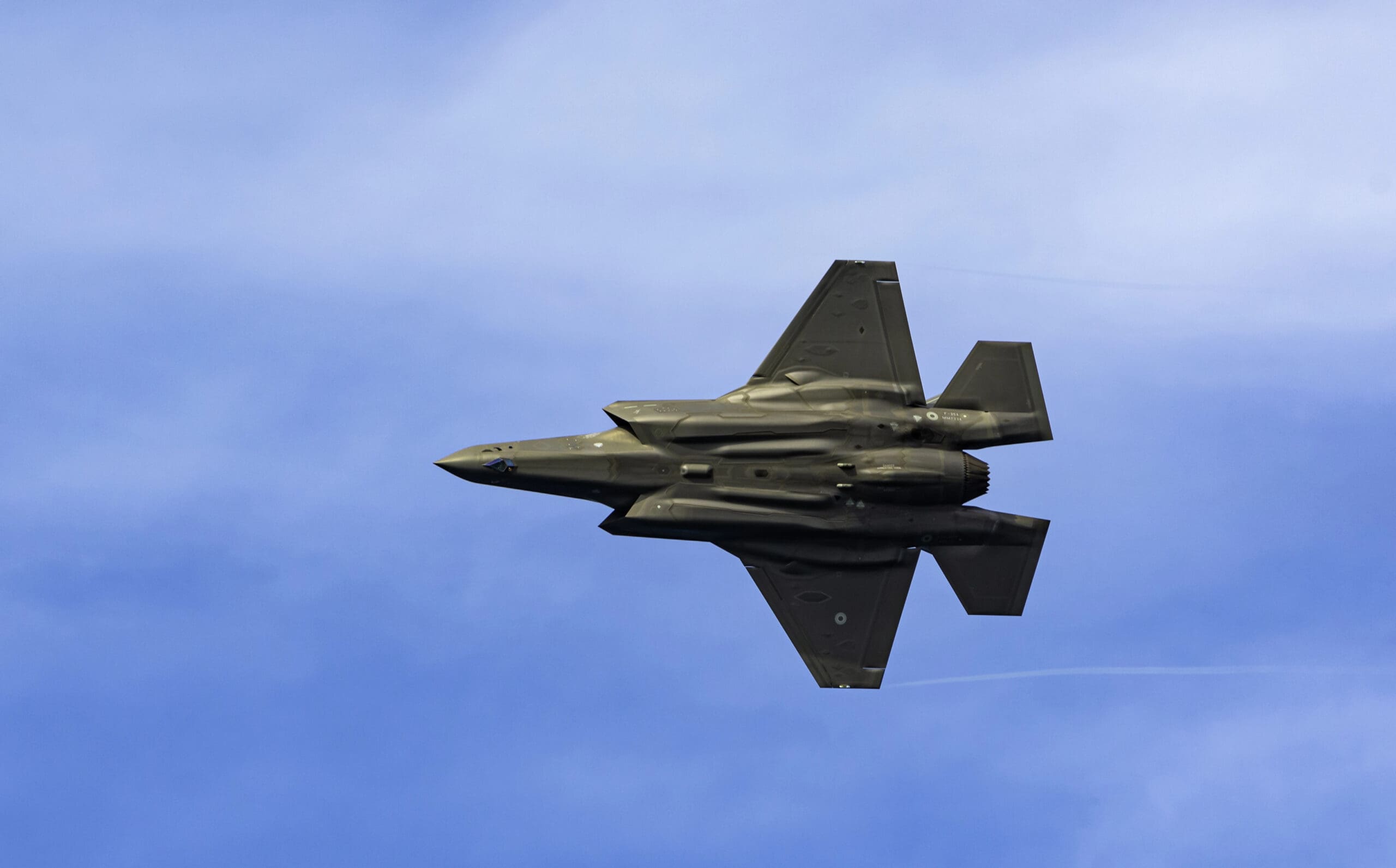 Z evropské obranné vize se stává noční můra. Stíhačka mizí, zůstává datová síť