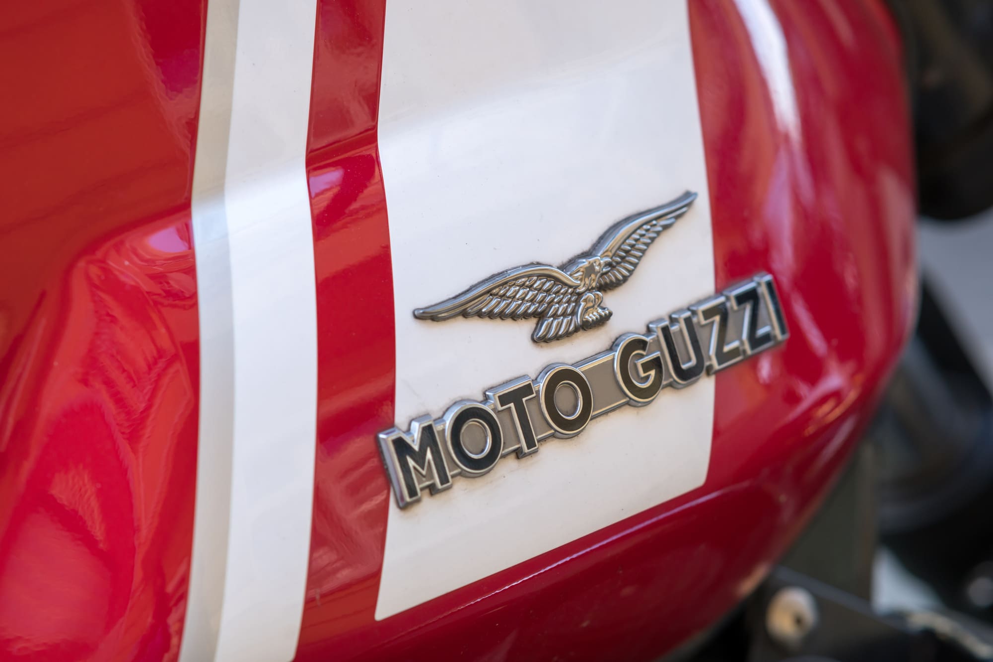 Moto Guzzi měla skončit. Pak ale dva pánové ve sklepě změnili dějiny