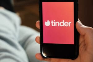 Tinder chce vidět vaše fotky. Všechny. A říká tomu „Chemie“