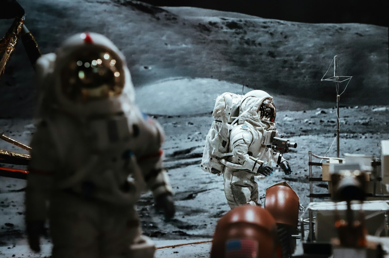 Kim Kardashian nevěří přistání na Měsíci. NASA ji pozvala na další