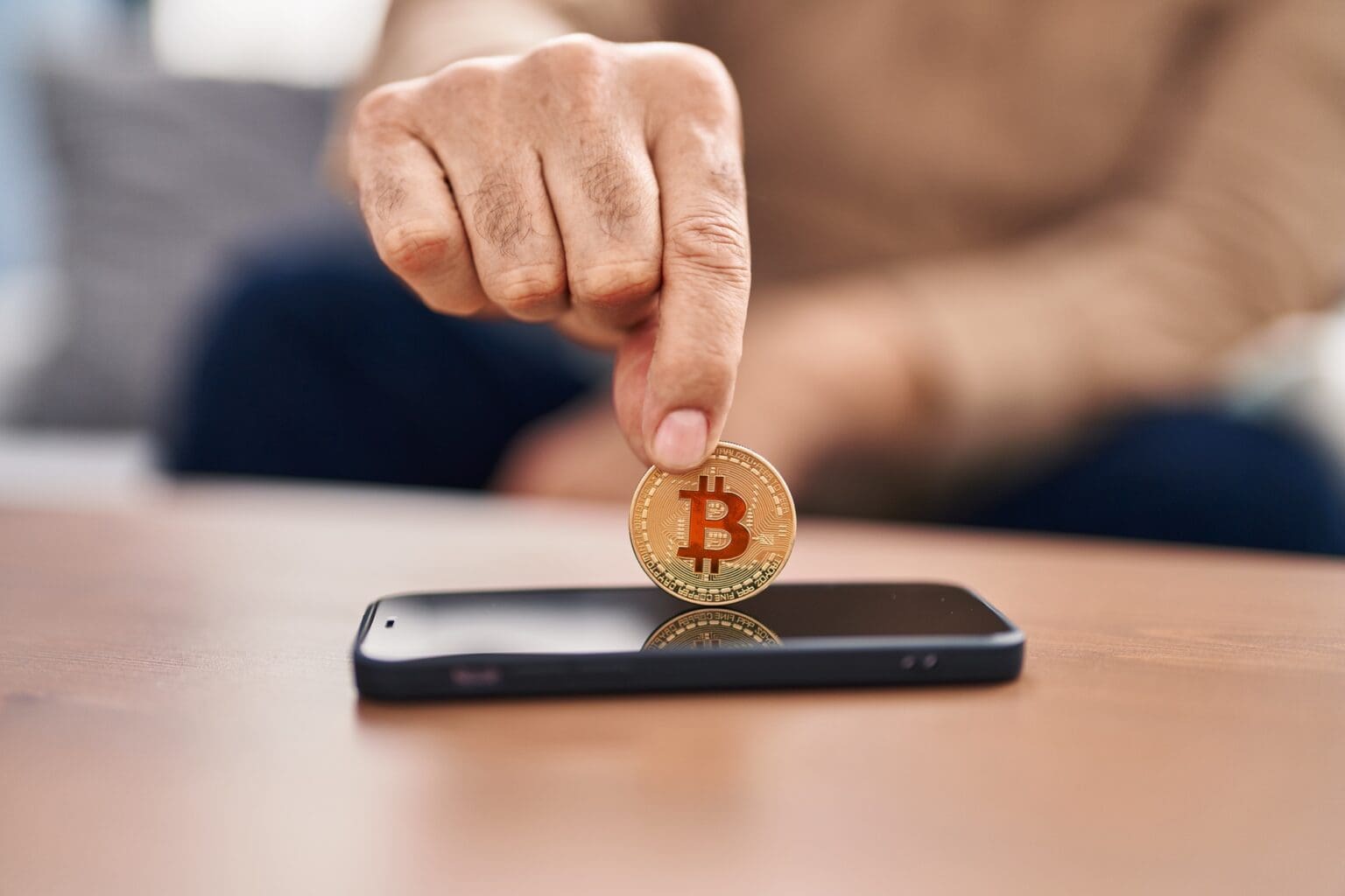 Když hypotéka není volba: Mladí Češi místo spoření sázejí na kryptoměny