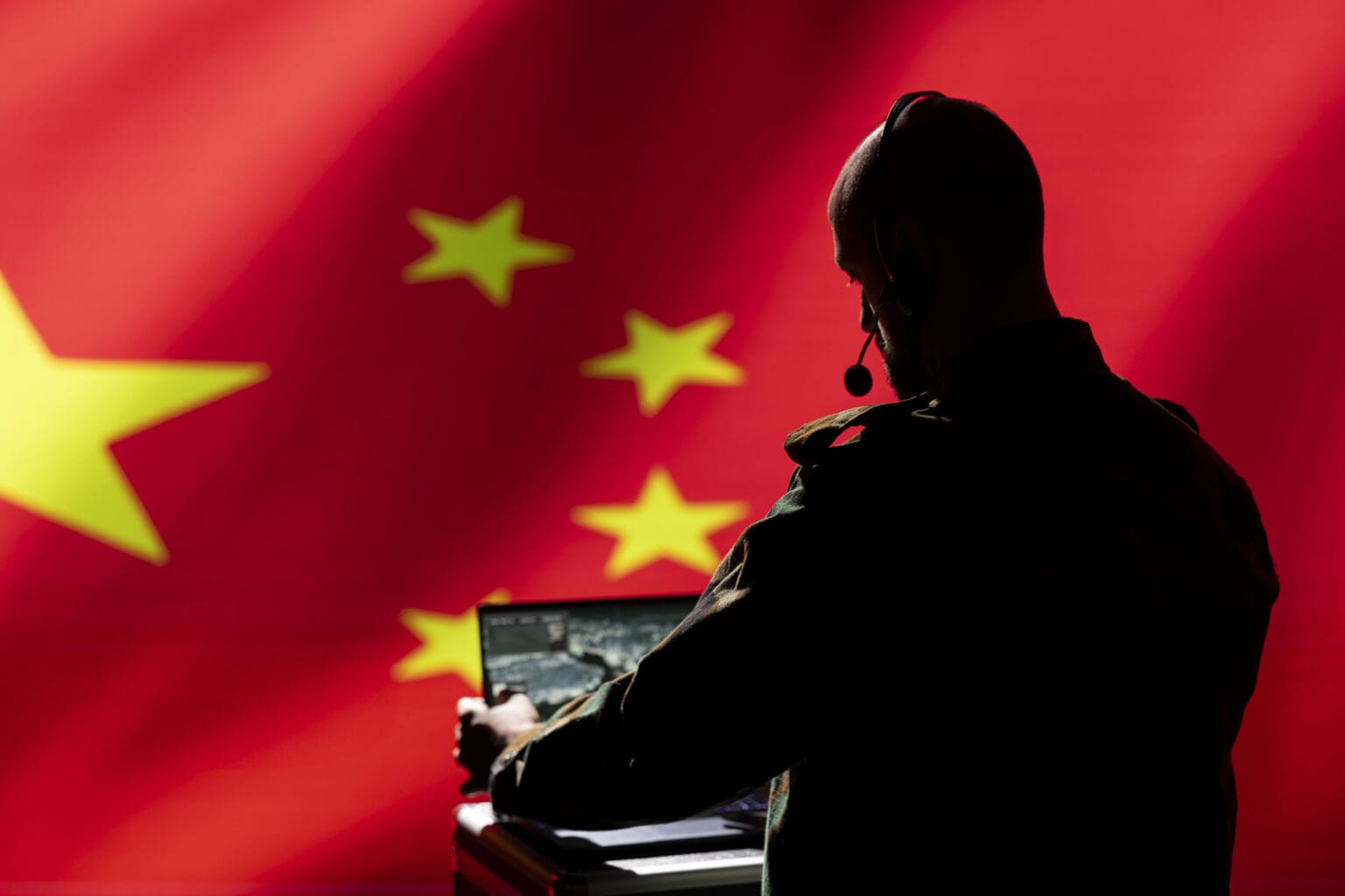 Spojené státy v obavách: Čína právě úspěšně otestovala mateřskou loď pro drony