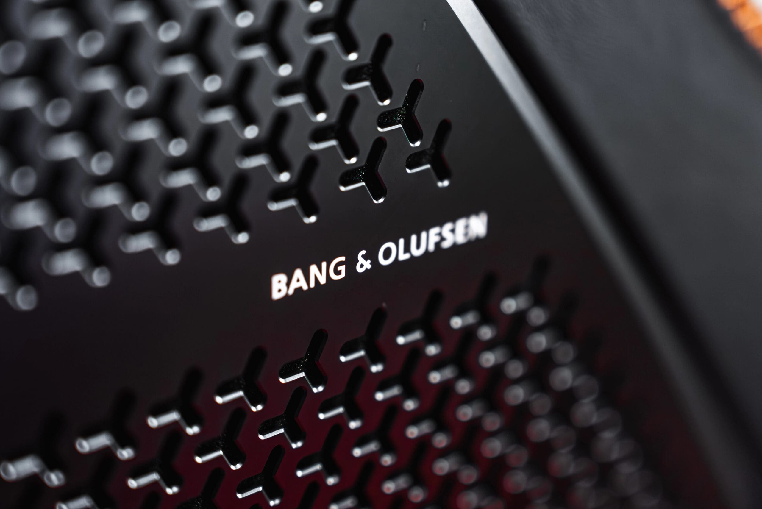 Reproduktory dražší než váš dům: Bang & Olufsen slaví 100 let ve velkém stylu