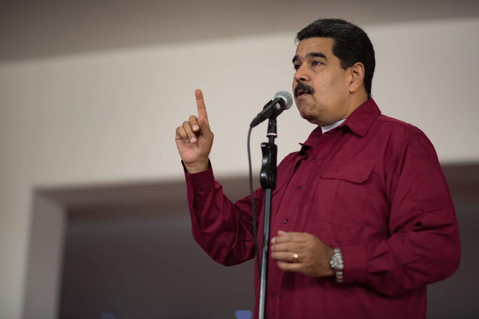 USA u břehů Venezuely, Maduro mluví o válce. A zbytek světa se dívá jinam