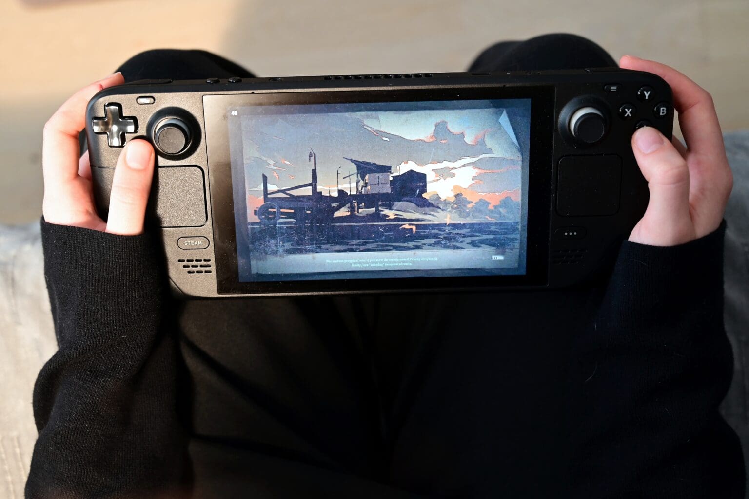 Objednal herní konzoli, dorazila mu napájecí lišta. Valve se od problému distancuje