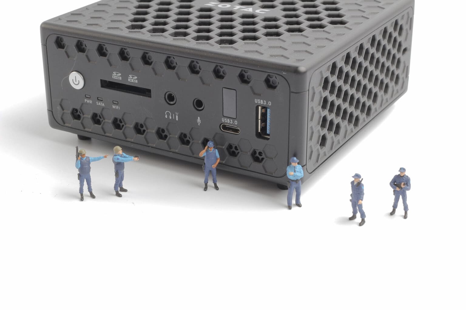 Mini PC, které překoná i RTX 4090: MS-S1 Max ukazuje, co dokáže unifikovaná paměť