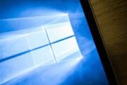 Zpátky do minulosti: Windows 8.1 porazil v testu rychlosti Windows 11