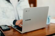 Výkon, který se vejde do aktovky: Samsung Galaxy Book6 Ultra a Pro redefinují mobilitu