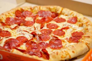 Sleduj pizzu, poznáš krizi. Pentagon Pizza Report opět trefil den D