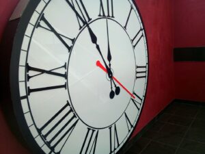 (JP)Hodiny na konci světa se posunou o 85 sekund do půlnoci?